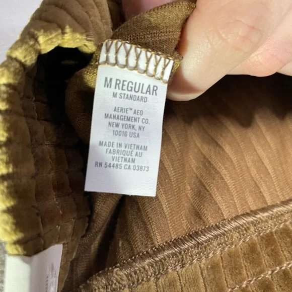 NWT Aerie Gold Velvet Velour Ribbed Hi-Rise Pull On Flare Pants Lounge - Picture 5 of 8